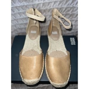 NIB- Eileen Fisher LaLa espadrilles - Retail $140- Size 9.5